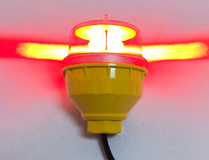 L 810 obstruction light
